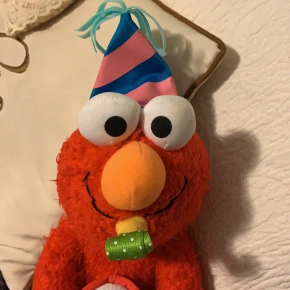 Elmo Happy Birthday! - Picture 3 of 8